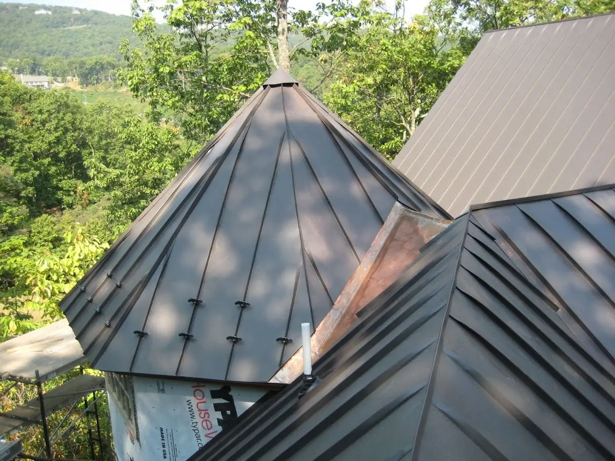 Professional Roof Tarp Installation by Craftsman Roofing in Norrington Knoll